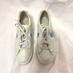 Nike Court Royale AC Sneakers